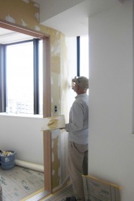 建具を3枚連動引戸に変更し、開放的＆フレキシブルな空間に